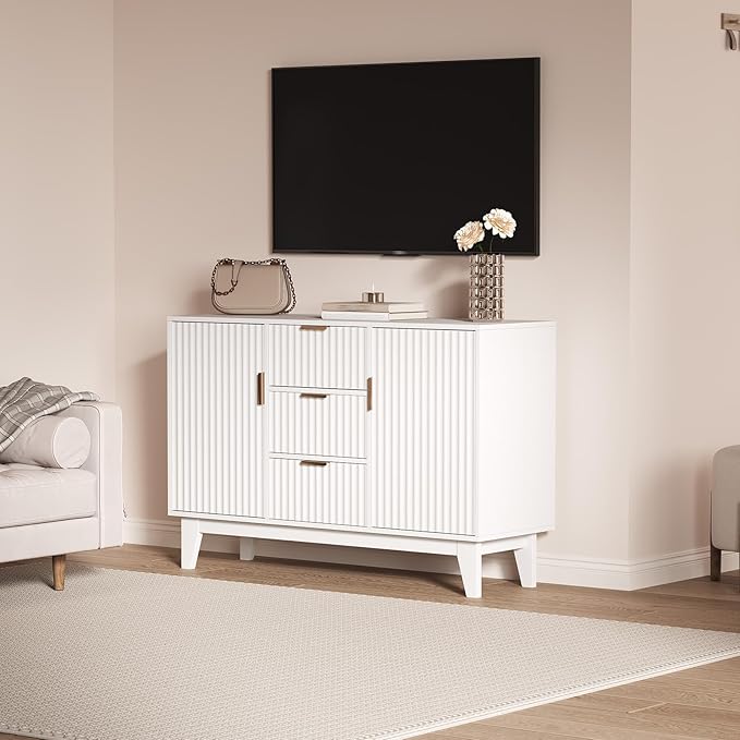 GarveeHome Fluted Buffet Storage Cabinet, 47.2 in Large Coffee Bar Kitchen Sideboard Cupboard with 3 Drawers 2 Doors for Living Room Entryway, White