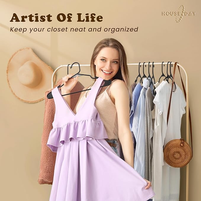 HOUSE DAY Plastic Hangers 100 Pack - Adult Clothes Hangers Black - Space Saving, Non-Slip, Durable & Sturdy Hanger with Shoulder Grooves for Closet, Perfect Slim Coat Hanger - Ganchos para Colgar Ropa