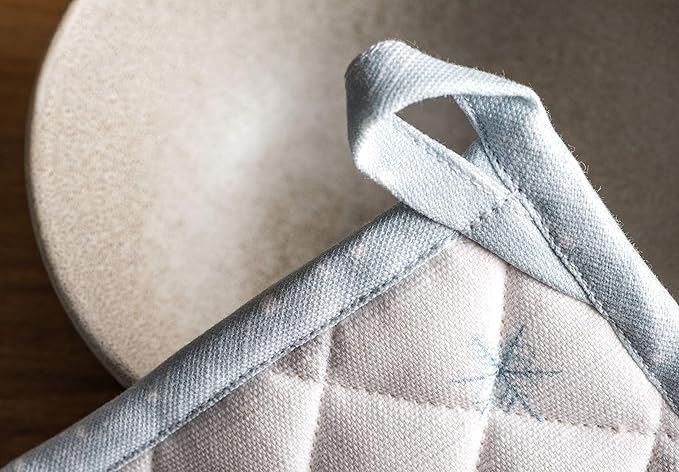 Maison d' Hermine Pot Holders 100% Cotton Heat Resistant Potholders 8" x 8" Hot Pads with Loop for Thanksgiving Christmas Decorations BBQ Cooking Baking Handling Hot Pans (Pack of 1, Ice Florals)