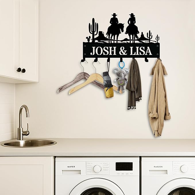 NIWAHO Personalized Cowboy Couple Key Holder – Western Style Custom Metal Wall Sign with Hooks, Horseback Riding Design for Rustic Entryway or Cabin Decor