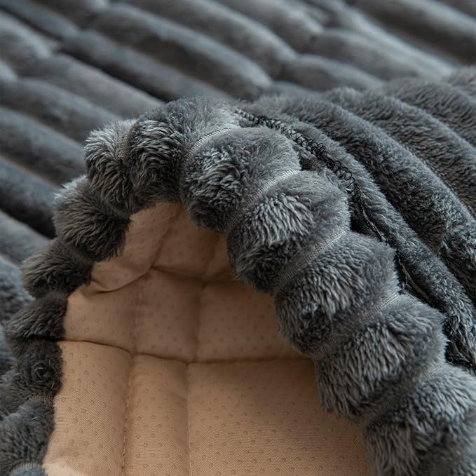 Non Slip Fuzzy Pet Couch Covers for Sofa, Washable Couch Cushion Covers for Large Dogs