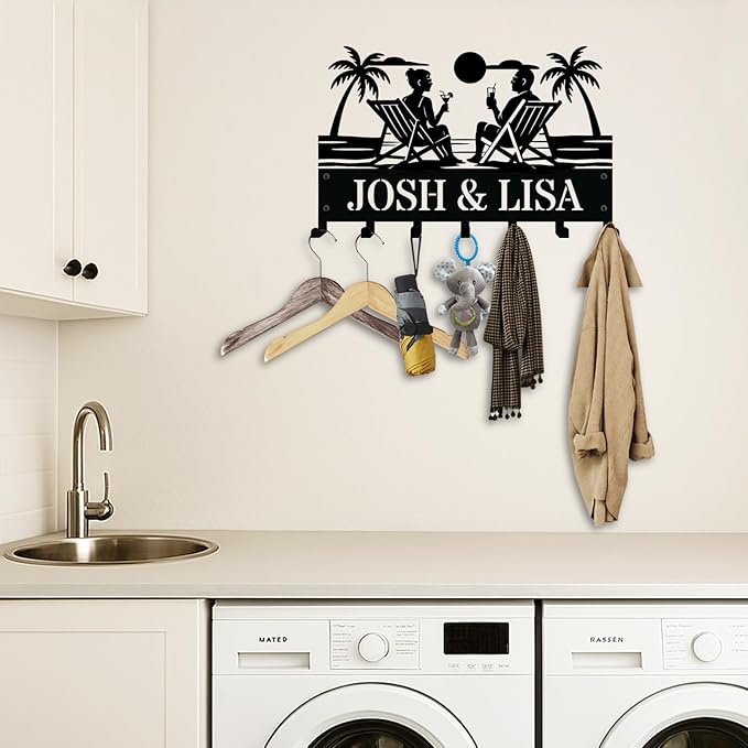 NIWAHO Personalized Beach Couple Key Holder with Name – Custom Metal Wall Mount Keys Hanger Rack with Hooks for Entryway, Front Door, Hallway, Living Room, Kitchen Decor