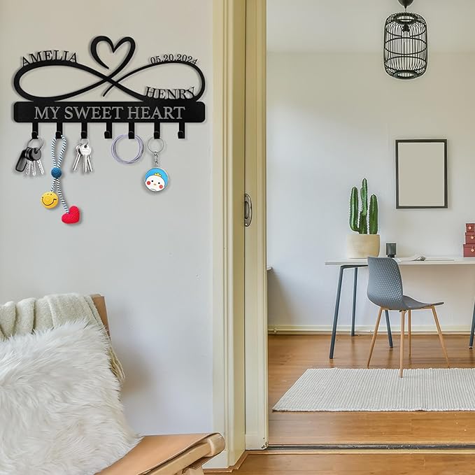 Personalized Key Holder Wall Mount, Custom Couple's Name Key Holder for Wall, Love Shape Wedding Couple Gifts, Metal Key Rack Coat Rack, Key Rack Organizer for Bedroom Hallway Decor