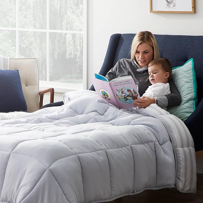 Lucid 5 Inch Memory Foam Mattress – Low Profile - Firm Feel - Infused with Bamboo Charcoal and Gel - Bed in a Box - Temperature Regulating - Breathable - Twin Size