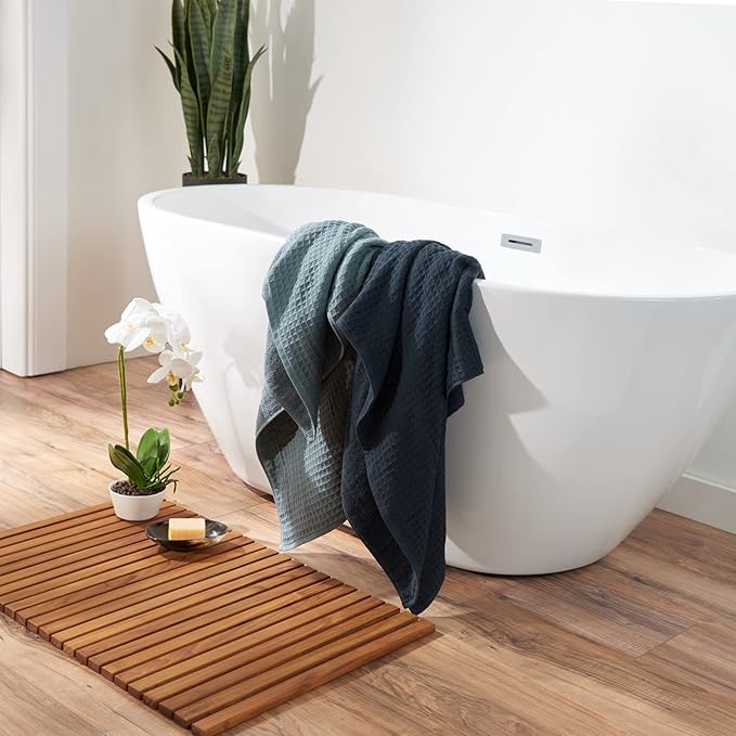 UCHINO Waffle Twist Cotton Weave Bath Towel for Bathroom Lightweight Absorbent Quick Dry Honeycomb Texture Solid Terry Loop Reverse 30" x 60", 1 Bath Towel, Eucalyptus