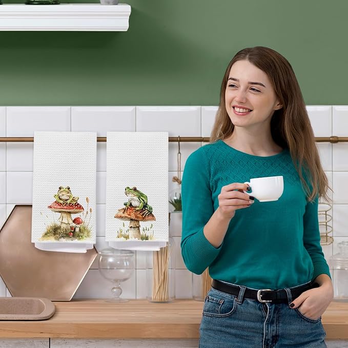 Frog Mushroom Bathroom Decor Hand Towels, Farmhouse Cottagecore Dish Tea Towels, Frog Gifts for Women, Rustic Botanical Red Mushroom Hand Towel for Bathroom Kitchen, 16x24 Inch Set of 2