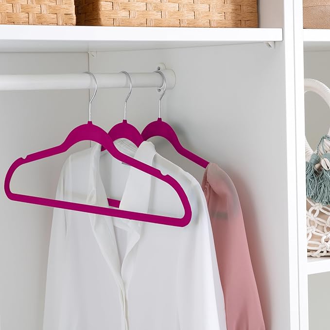 Simplify 10 Super Slim Velvet Huggable Hangers in Fuchsia