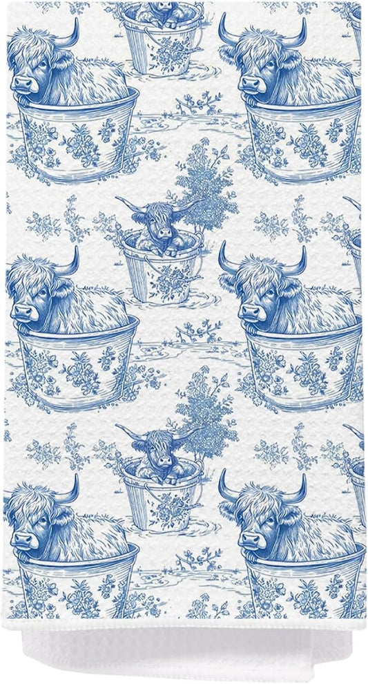 Blue Chinoiserie Highland Cow Kitchen Towels, Blue and White Grandmillennial Highland Cow Dish Tea Towels, Toile de Jouy Farm Animal Decorative Hand Towel for Bathroom Kitchen, 16x24 Inch