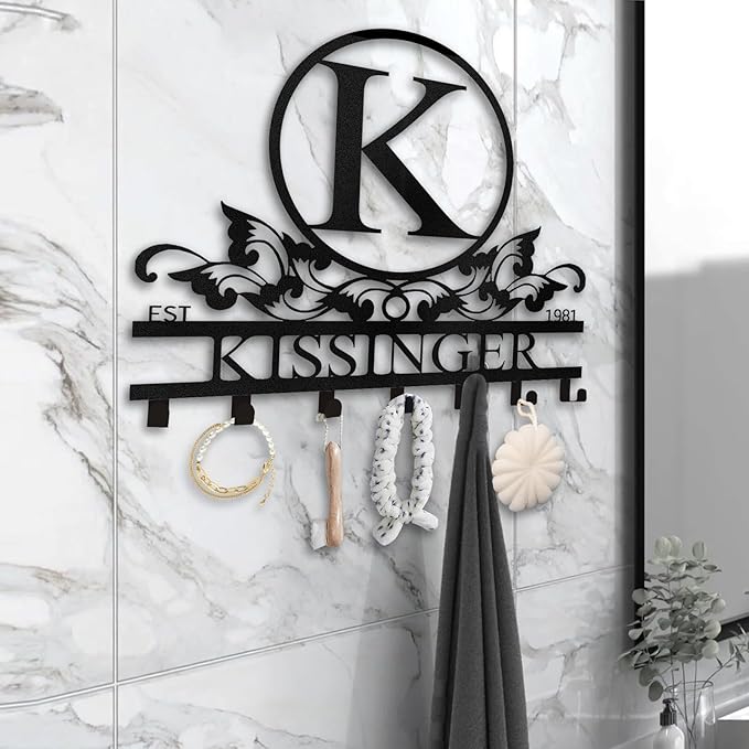 Personalized Key Holder Wall Mount - Custom Family Name Key Holder for Wall, Metal Key Rack Hook Organizer, Coat Rack, Key Hanger Wall Decor for Kitchen, Entryway, Hallway, Bedroom