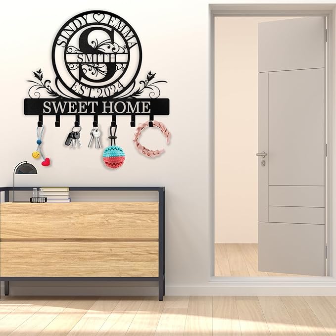 Personalized Key Holder for Wall - Custom Family Name Metal Wall Key Hanger, Key Hooks with Monogram Design, Anniversary Couple Gifts, Key Rack Holder Wall Mount for Living Room, Bedroom