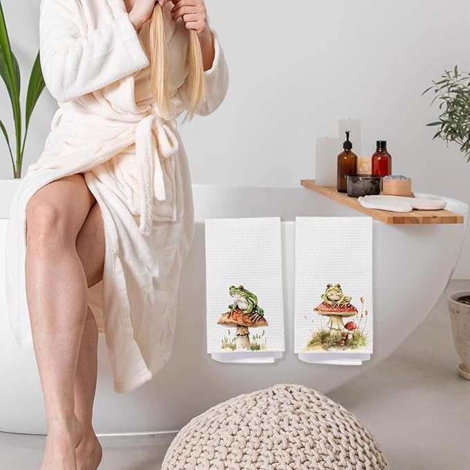 Frog Mushroom Bathroom Decor Hand Towels, Farmhouse Cottagecore Dish Tea Towels, Frog Gifts for Women, Rustic Botanical Red Mushroom Hand Towel for Bathroom Kitchen, 16x24 Inch Set of 2