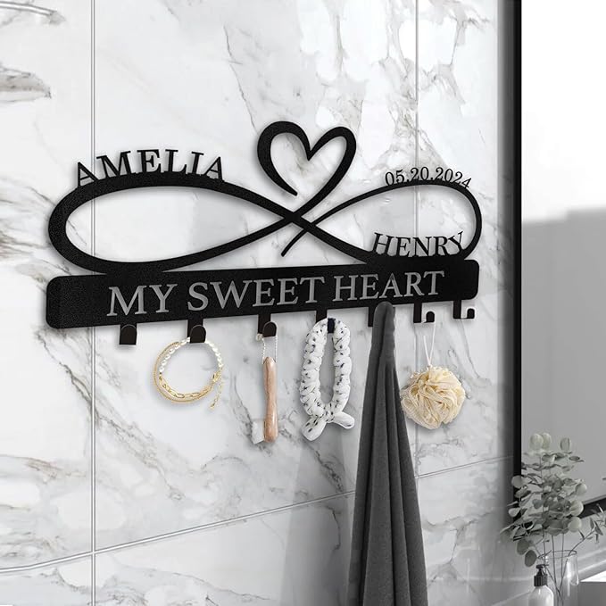 Personalized Key Holder Wall Mount, Custom Couple's Name Key Holder for Wall, Love Shape Wedding Couple Gifts, Metal Key Rack Coat Rack, Key Rack Organizer for Bedroom Hallway Decor