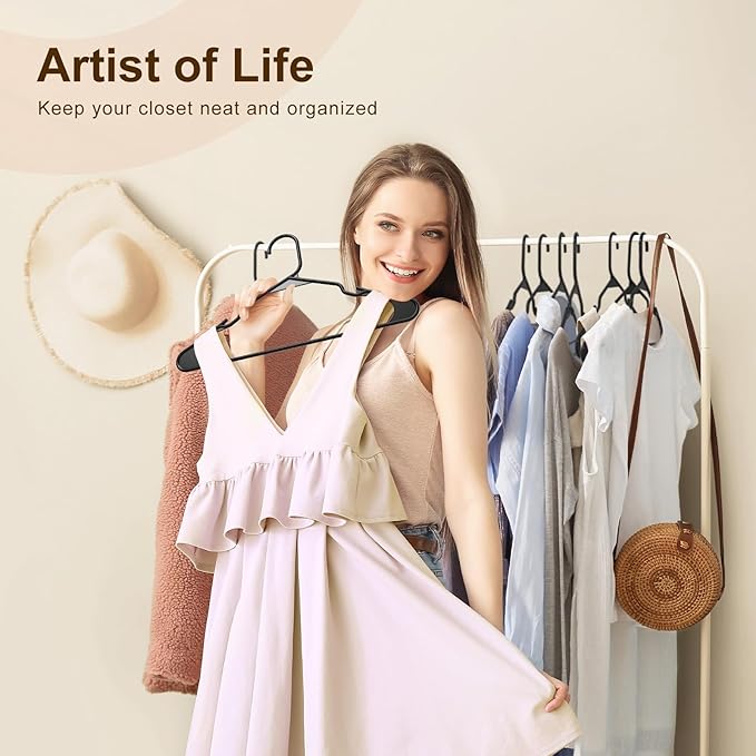 HOUSE DAY 500 Pack Plastic Clothes Hangers, Commercial Bulk Shipment for Business, Sturdy Durable Notched Hangers Ideal for Retail Dry Cleaners Warehouses, Save Cost & Warehouse Space - Black