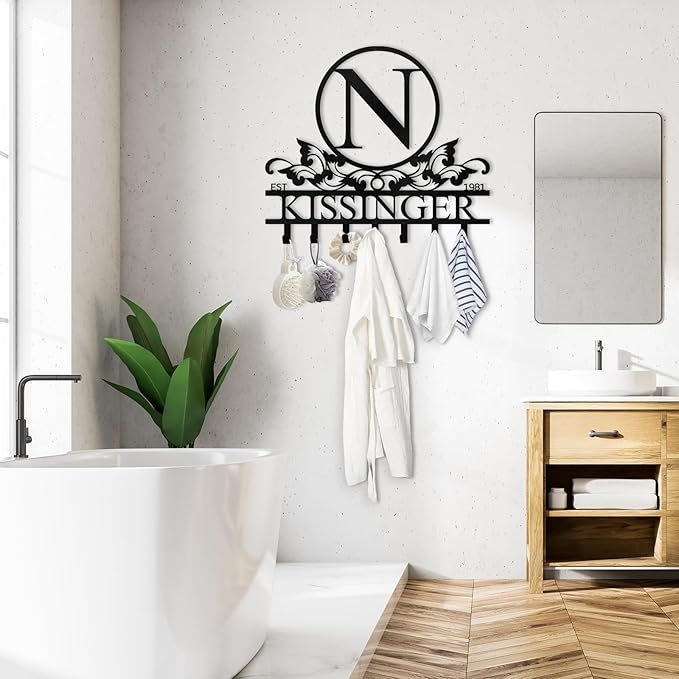 Personalized Metal Key Holder Wall Mount, Custom Family Name Key Holder for Wall, Decorative Key Rack, Home Decor for Entryway Kitchen Hallway Bedroom, Housewarming Gifts Color02