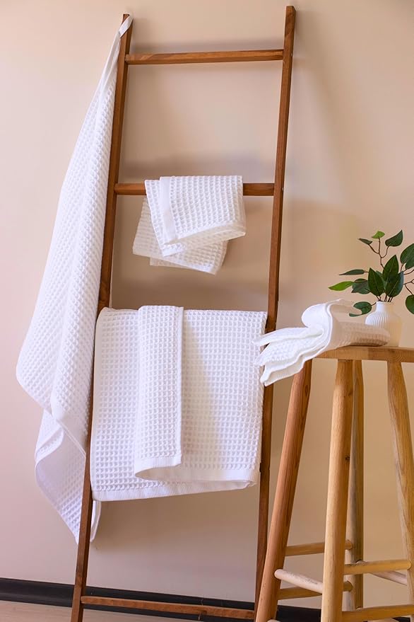 Püskül - Luxury Waffle Towel Set for Bathroom 4 Pieces White, Premium Quality Organic 100% Turkish Cotton 2 Hand and 2 Bath Towels Sets, Quick Dry Thin Waffle Towels, Made in Turkiye (White)