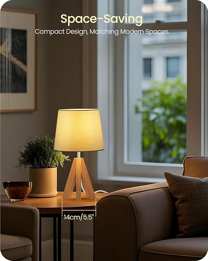 Tripod Table Lamp, Small Bedside Lamp with Wood Base & Green Fabric Shade, Little Cute Desk Lamp, Modern Nightstand Lamp for Bedroom, Kids Room, Living Room, Office, Corner, Green J51TL05