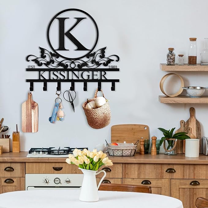 Personalized Key Holder Wall Mount - Custom Family Name Key Holder for Wall, Metal Key Rack Hook Organizer, Coat Rack, Key Hanger Wall Decor for Kitchen, Entryway, Hallway, Bedroom