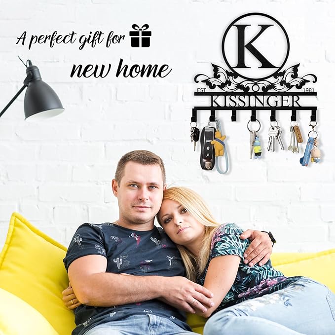 Personalized Key Holder Wall Mount - Custom Family Name Key Holder for Wall, Metal Key Rack Hook Organizer, Coat Rack, Key Hanger Wall Decor for Kitchen, Entryway, Hallway, Bedroom