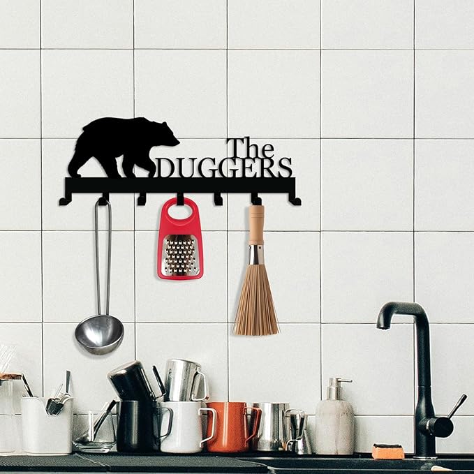 Custom Key Hook Rack for Wall – Personalized Family Name Metal Key Hanger - Bear Theme Organizer with 7 Hooks for Entryway, Front Door, Kitchen, Bathroom or Hallway Decor