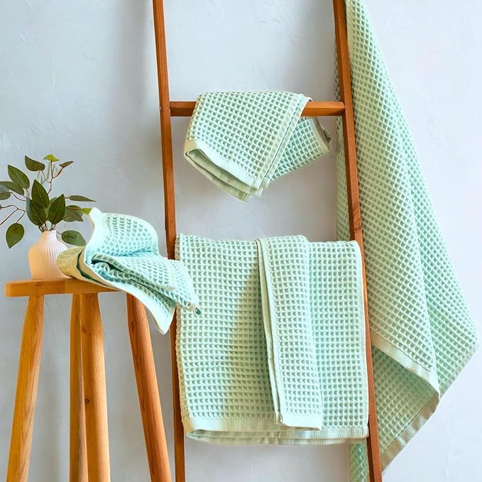 Püskül - Luxury Waffle Towel Set for Bathroom 4 Pieces Ice Green, Premium Quality Organic 100% Turkish Cotton 2 Hand and 2 Bath Towels Sets, Quick Dry Thin Waffle Towels, Made in Turkiye (Ice Green)