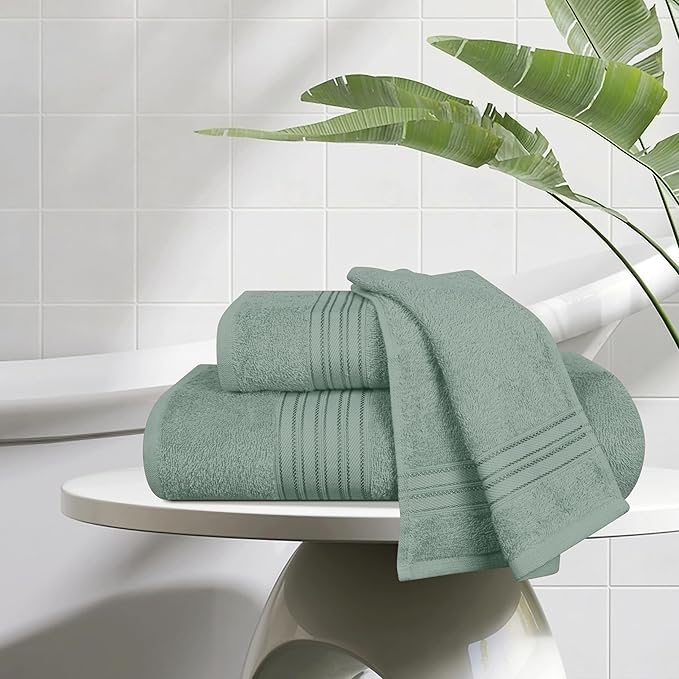 BOUTIQUO Ultra Soft 3 Pack Cotton Towel Set, Contains a Bath Towels 28x55 inch, a Hand Towels 16x24 inch & a Wash Coths 12x12 inch, Ideal Everyday use, Compact & Lightweight - Jade