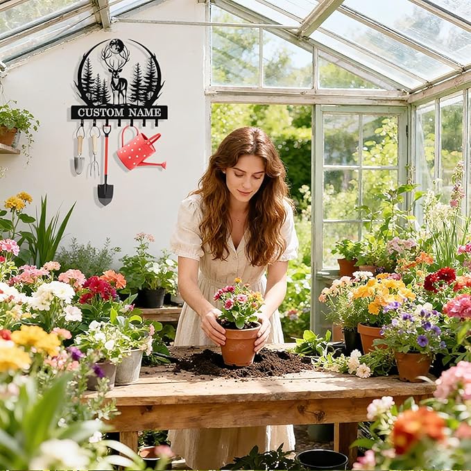 Personalized Deer Forest Key Holder Wall Mount, Custom Metal Key Holder for Wall with Name, Custom Keys Rack Hanger with Hooks for Entryway, Front Door, Hallway, Living Room, Kitchen