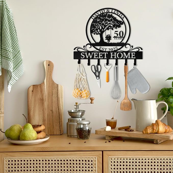 Personalized Metal Key Holder Wall Mount, Custom Last Name Key Holder for Wall, Home Decor, Decorative Key Rack Coat Hooks for Entryway Office Kitchen Doorway, Housewarming Gifts