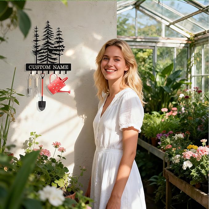 Personalized Key Holder Wall Mount, Custom Metal Pine Tree Keys Holder for Wall with Name, Wall Key Hanger Rack with Hooks for Entryway, Front Door, Living Room, Kitchen, Bathroom, Garden