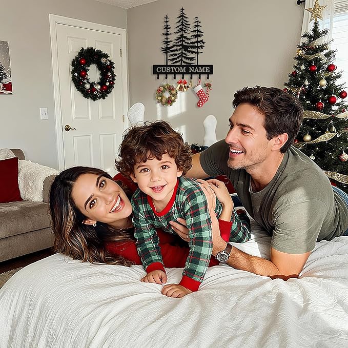 Personalized Key Holder Wall Mount, Custom Metal Pine Tree Keys Holder for Wall with Name, Wall Key Hanger Rack with Hooks for Entryway, Front Door, Living Room, Kitchen, Bathroom, Garden