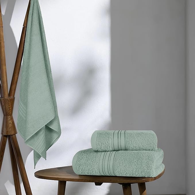 BOUTIQUO Ultra Soft 3 Pack Cotton Towel Set, Contains a Bath Towels 28x55 inch, a Hand Towels 16x24 inch & a Wash Coths 12x12 inch, Ideal Everyday use, Compact & Lightweight - Jade