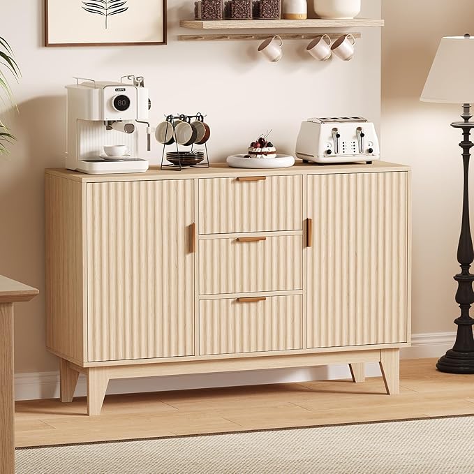 GarveeHome Fluted Buffet Storage Cabinet, 47.2 in Large Coffee Bar Kitchen Sideboard Cupboard with 3 Drawers 2 Doors for Living Room Entryway, Oak