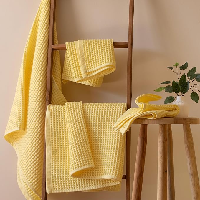 Püskül - Luxury Waffle Towel Set for Bathroom 4 Pieces Yellow, Premium Quality Organic 100% Turkish Cotton 2 Hand and 2 Bath Towels Sets, Quick Dry Thin Waffle Towels, Made in Turkiye (Light Yellow)