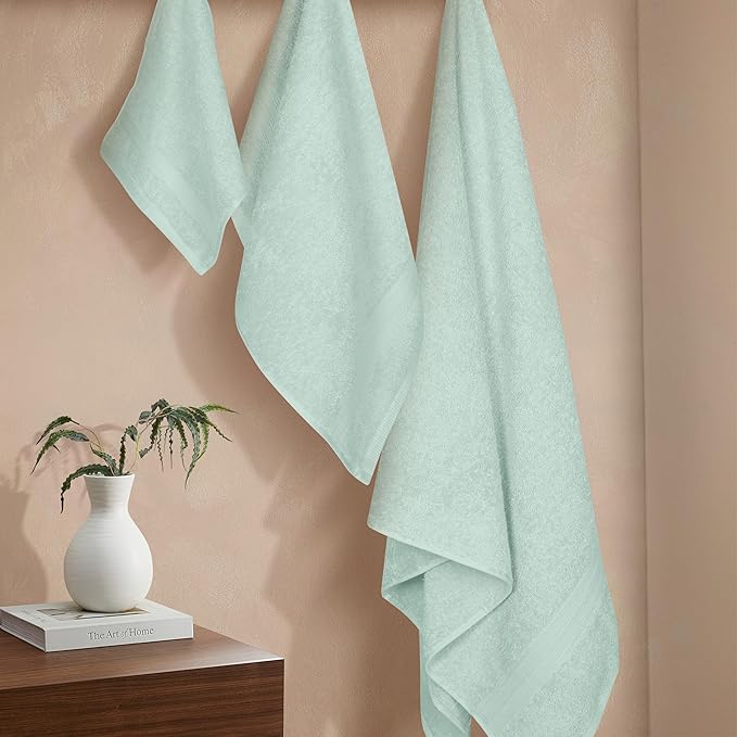 BOUTIQUO Ultra Soft 3 Pack Cotton Towel Set, Contains a Bath Towels 27x54 inch, a Hand Towels 16x24 inch & a Wash Coths 12x12 inch, Ideal Everyday use, Compact & Lightweight - Sea Green