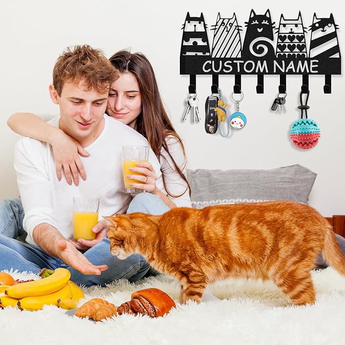 Dyoart Personalized Key Holder Wall Mount - Custom Name Cat Key Holder for Wall, Black Pet Wall Art Decor, Housewarming Gifts, Key Rack Coat Rack Organizer for Storage, Living Room, Hallway