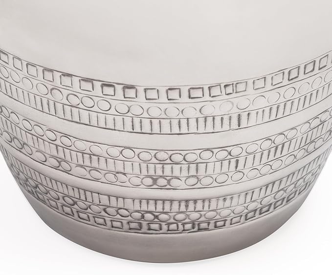 Modern Round Aluminum Hammered Embossed Texturing Metal End Table, Hand-Stamped Iron, Boho Accent Side Table, Drum Shaped, for The Living Room and Bedroom, Silver