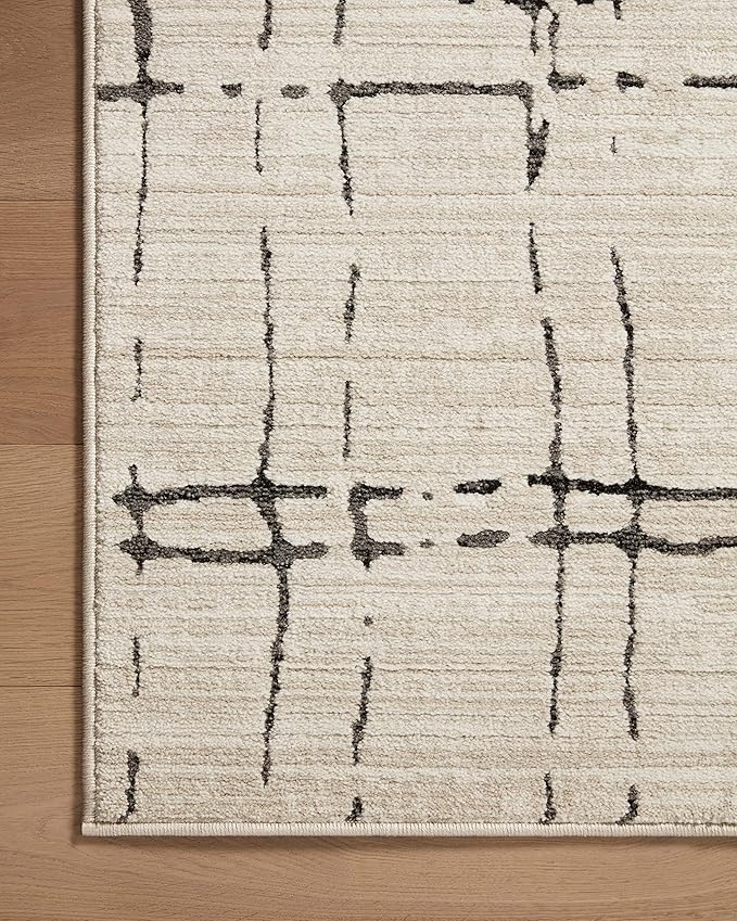 Loloi Darby Collection DAR-06 Sand/Dk. Grey 5'-3" x 7'-6" Area Rug