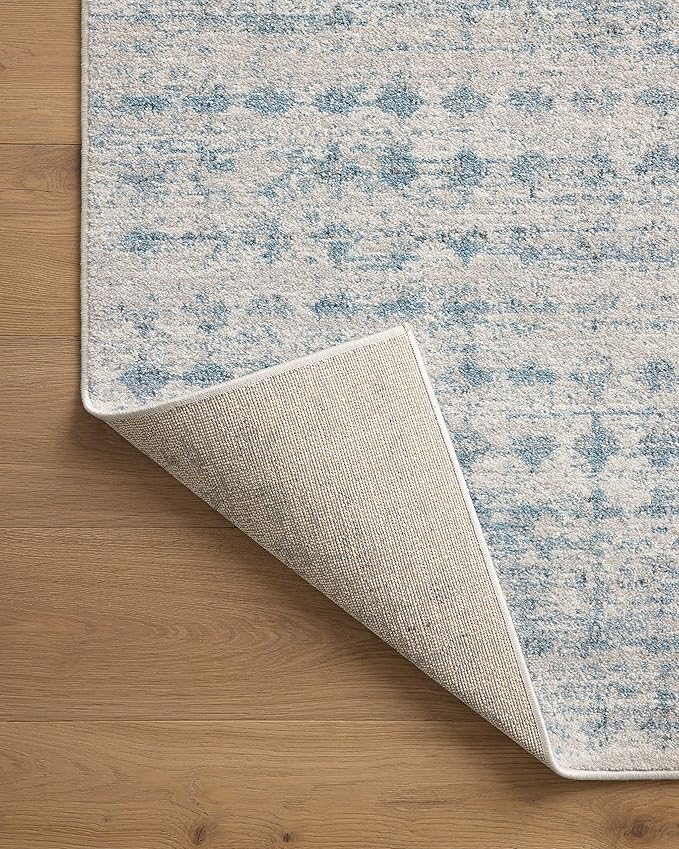 Loloi Kamala Collection KAM-04 Sky/Dove 4'-0" x 6'-0" Accent Rug